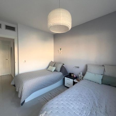 Bungalow En Punta Prima 2 Dormitorios Y Piscina Torrevieja Kültér fotó