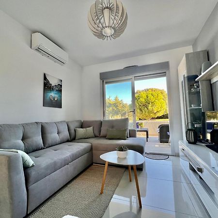 Bungalow En Punta Prima 2 Dormitorios Y Piscina Torrevieja Kültér fotó